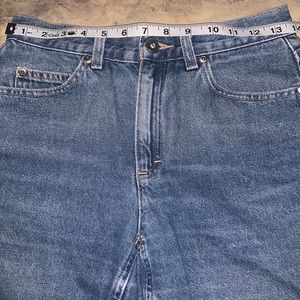 LIZ CLAIBORNE LIZWEAR JEANS SHORT PETITE